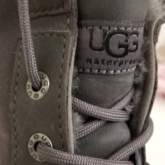  UGG Women's Adirondack II Luxe Quilt Grey Boots - Picture 6 of 7